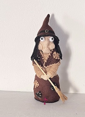 Befana uncinetto marrone - befana, uncinetto,